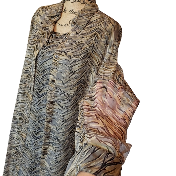 Robbie Bee Dress with Sheer Overlay Shirt Jacket - Picture 4 of 10